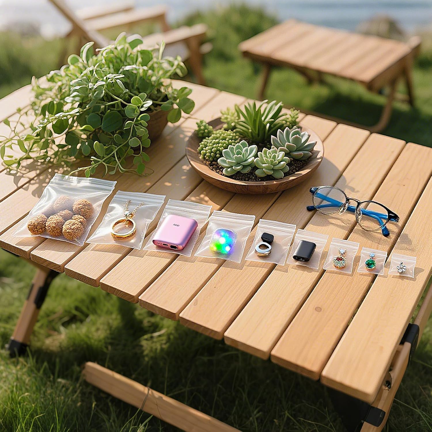 Zip Lock Bags Reusable 40x30 mm, 200 Pieces Mini Plastic Bag Resealable Grip Seal Clear Baggies Polythene Pouches for Jewellery Earrings Cookies Sweets Screws - Image 5