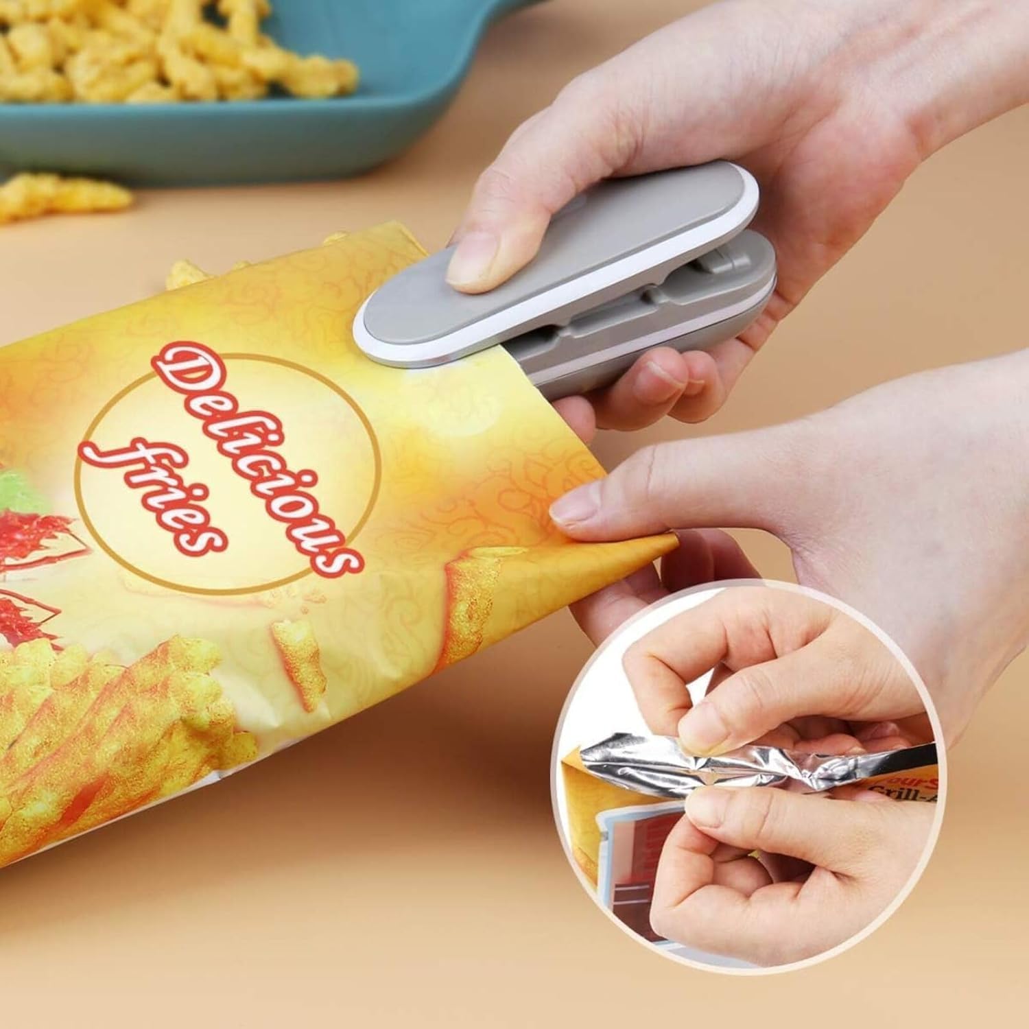 Mini Bag Sealer, Handheld Heat Sealer with Hook, 2 in 1 Heat Sealer and Cutter, Portable Chip Bag Sealing Machine for Snack Preservation and Food Storage - Battery Not Included - Image 4