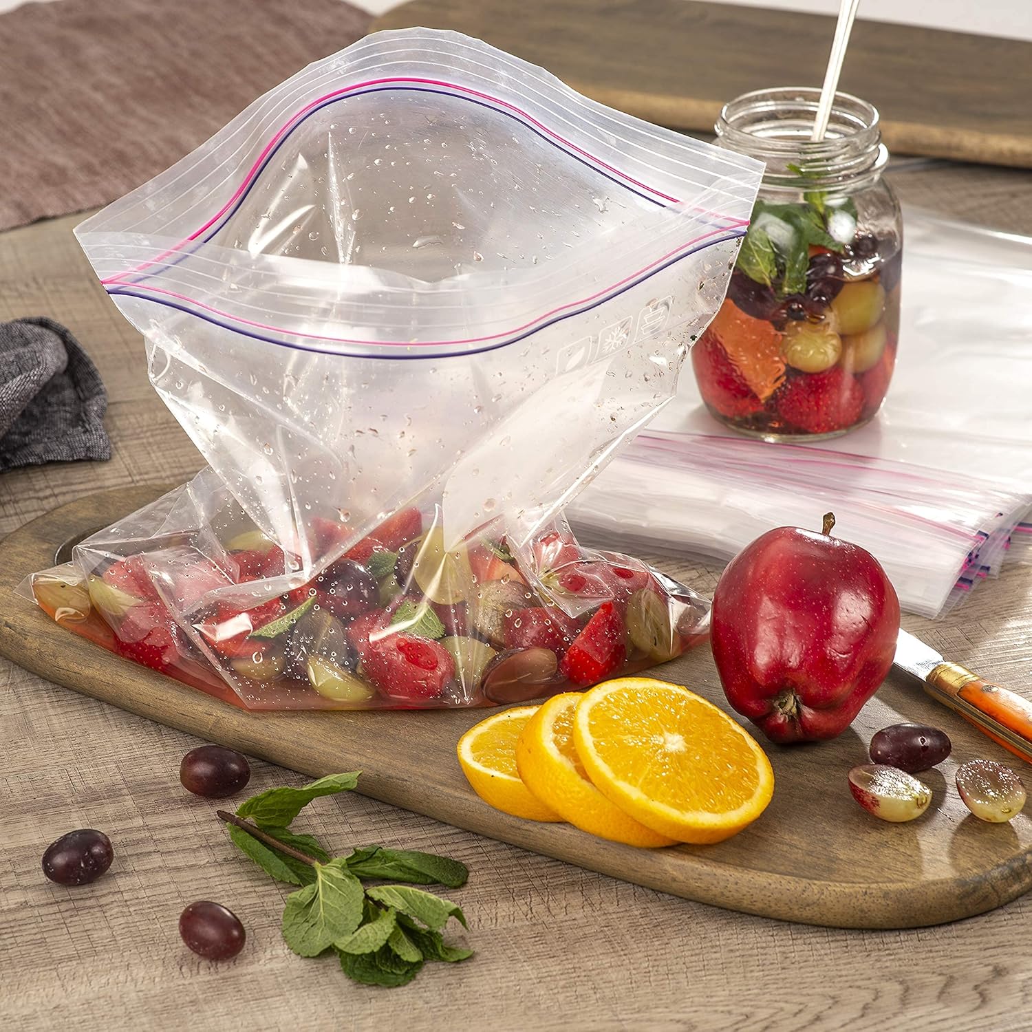 XupZip 2-in-1 Large Freezer Bags with Airtight & Leakproof Bamboo Seal – 4.55L (UK Gallon Size) Reusable Food Bag with Expandable Bottom – Heavy-Duty Zip-Lock Bags, 30 Pcs - Image 5